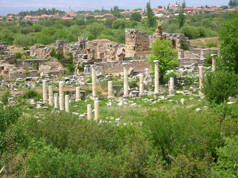 Tiberius Portikosu ve Agora Kapısı